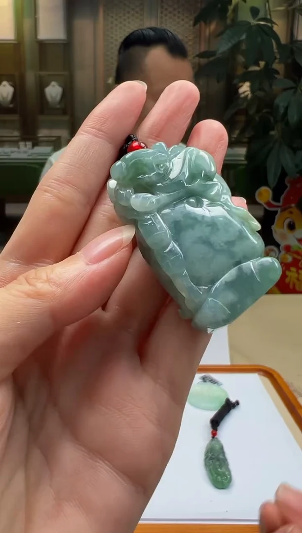 翡翠未镶嵌颈饰YY2025-7-25-1