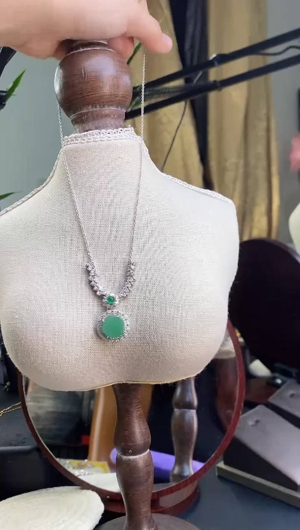 颈饰银S925镶嵌翡翠17837