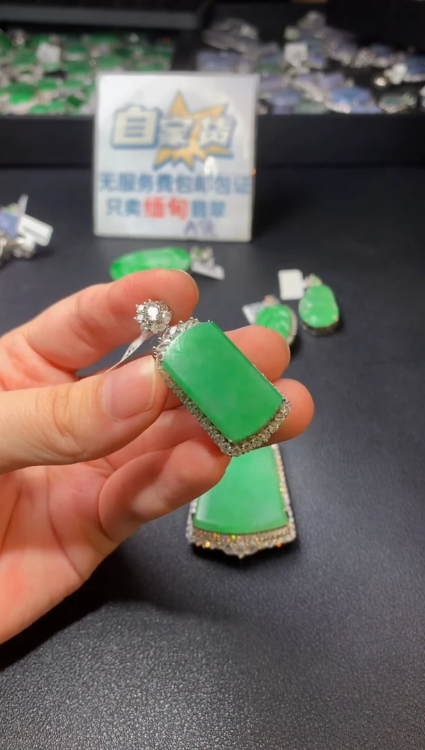 翡翠银S925镶嵌颈饰翡翠1