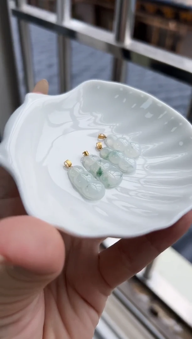 颈饰18K金镶嵌翡翠多样性发一件/配绳4