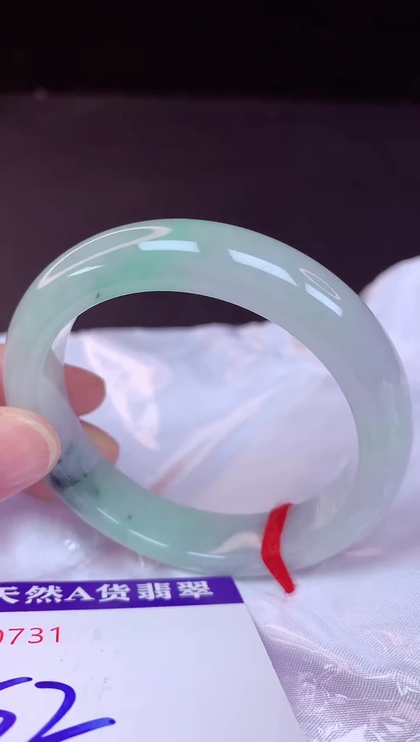 翡翠手镯未镶嵌52+