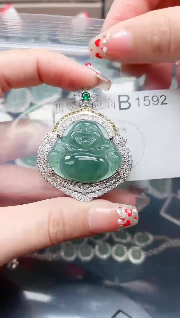 【闪购商品】翡翠颈饰未镶嵌1592赠皮绳