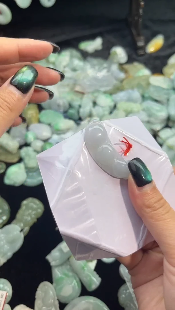 颈饰未镶嵌翡翠翡翠A货吊坠