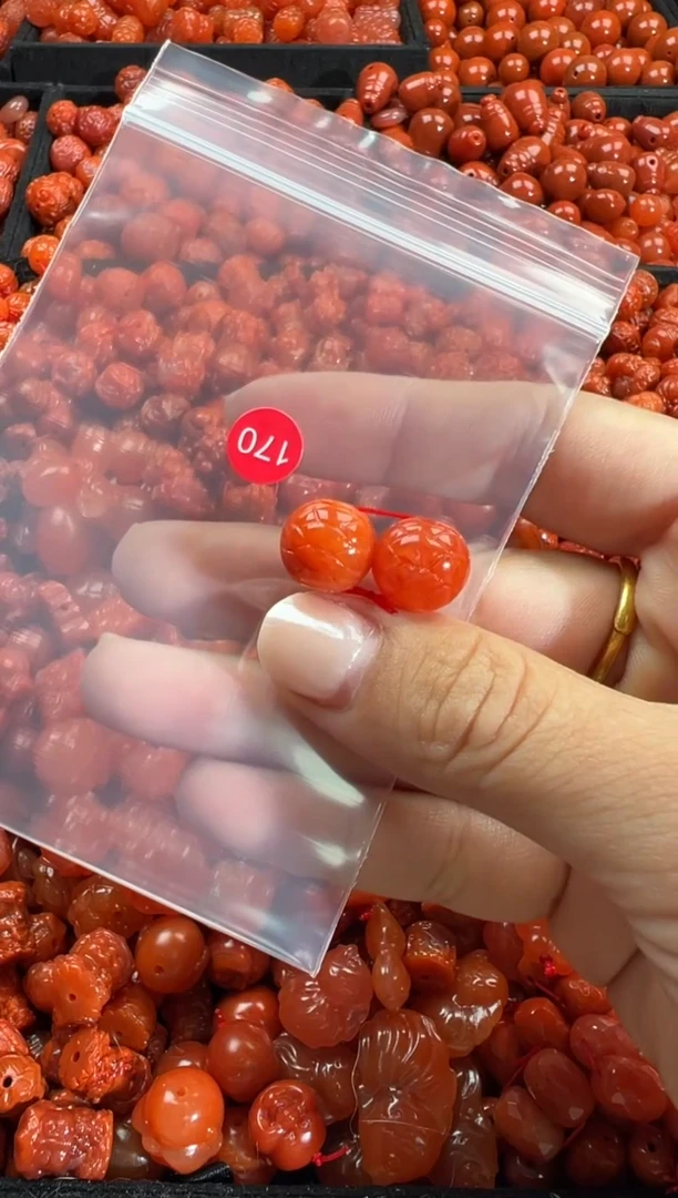 颈饰未镶嵌南红玛瑙1