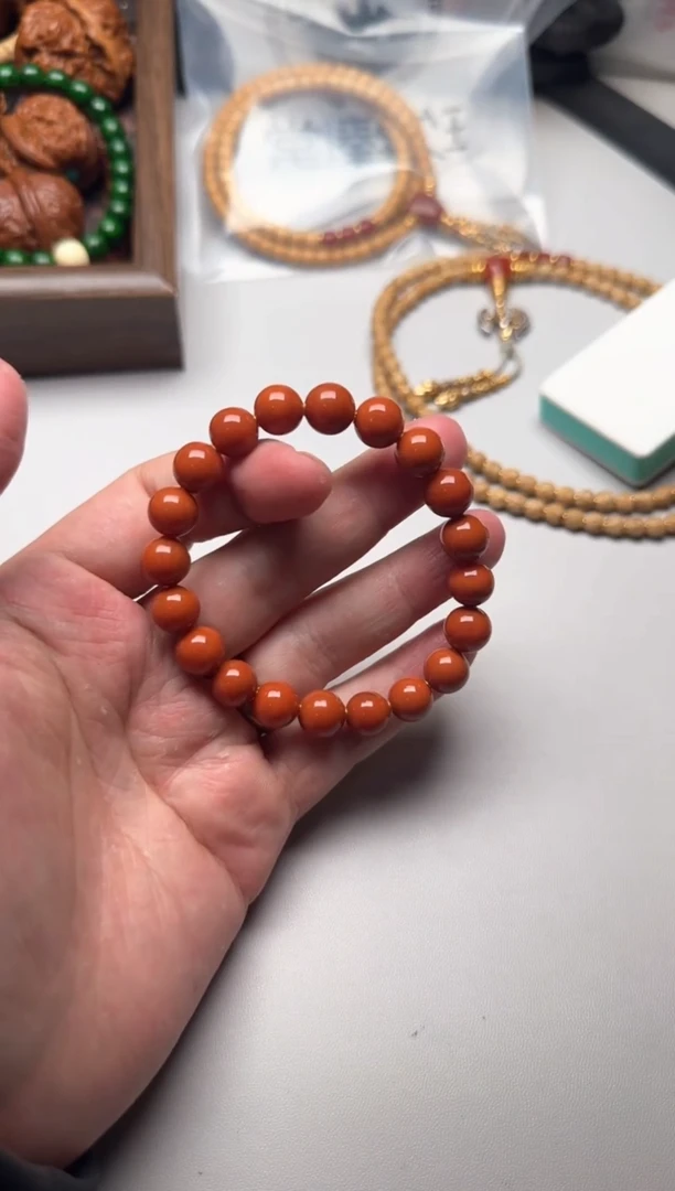 18K金镶嵌手串南红玛瑙重量25g