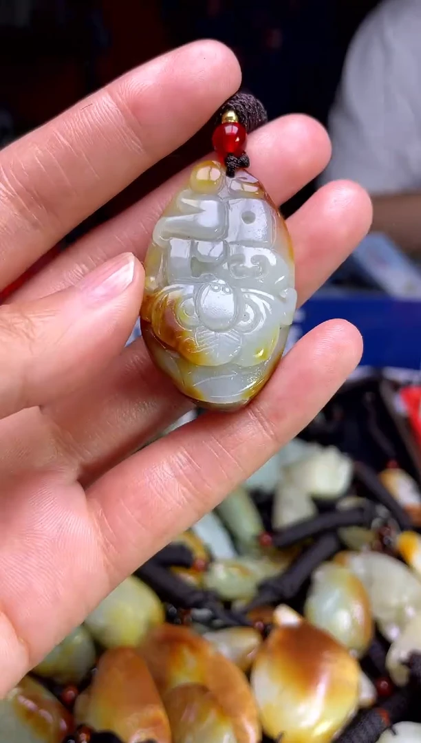 和田玉未镶嵌颈饰1