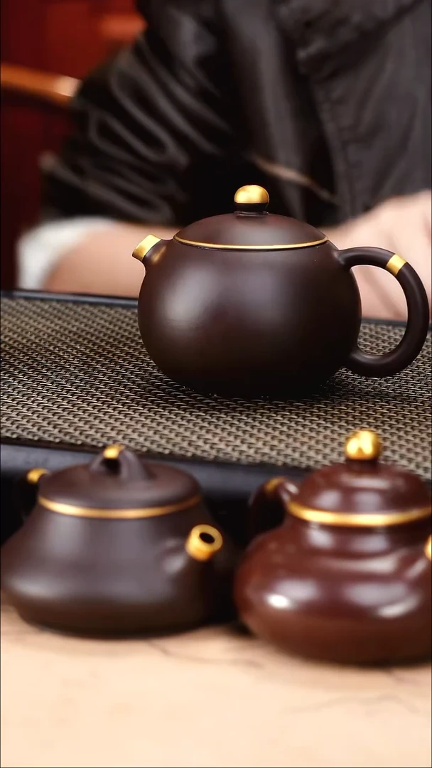 茶壶紫砂四号井茄皮紫泥描金鱼嘴西施180cc