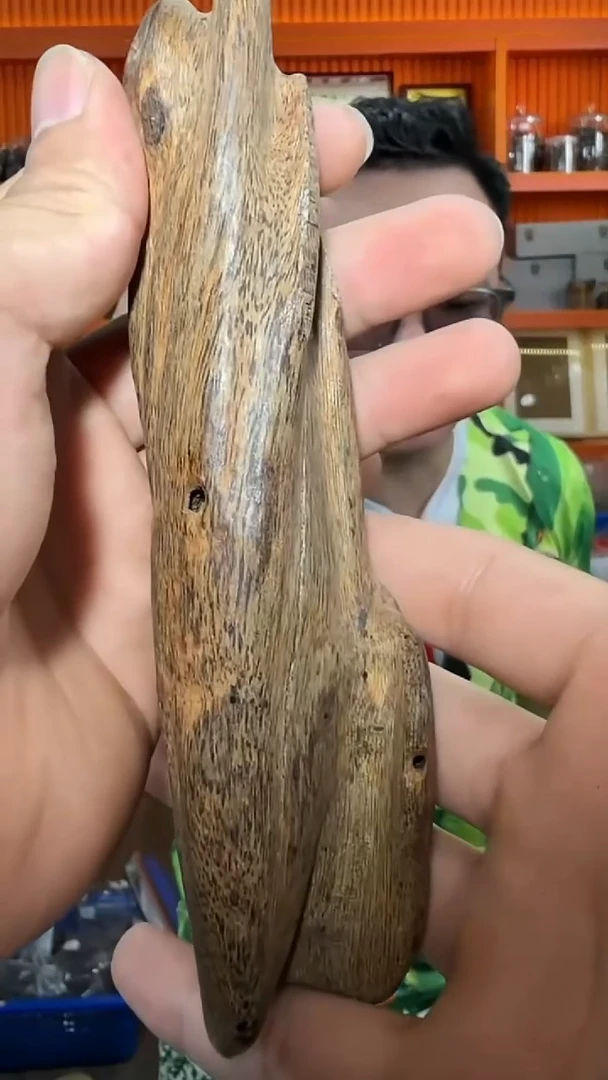 沉香手把件372号多样性发一