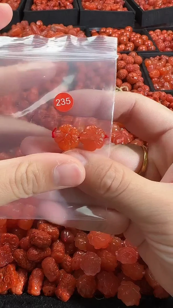 颈饰未镶嵌南红玛瑙1