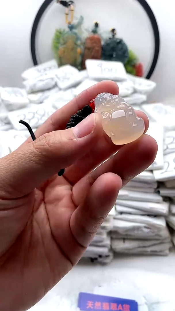 【闪购商品】玛瑙/玉髓颈饰未镶嵌财神