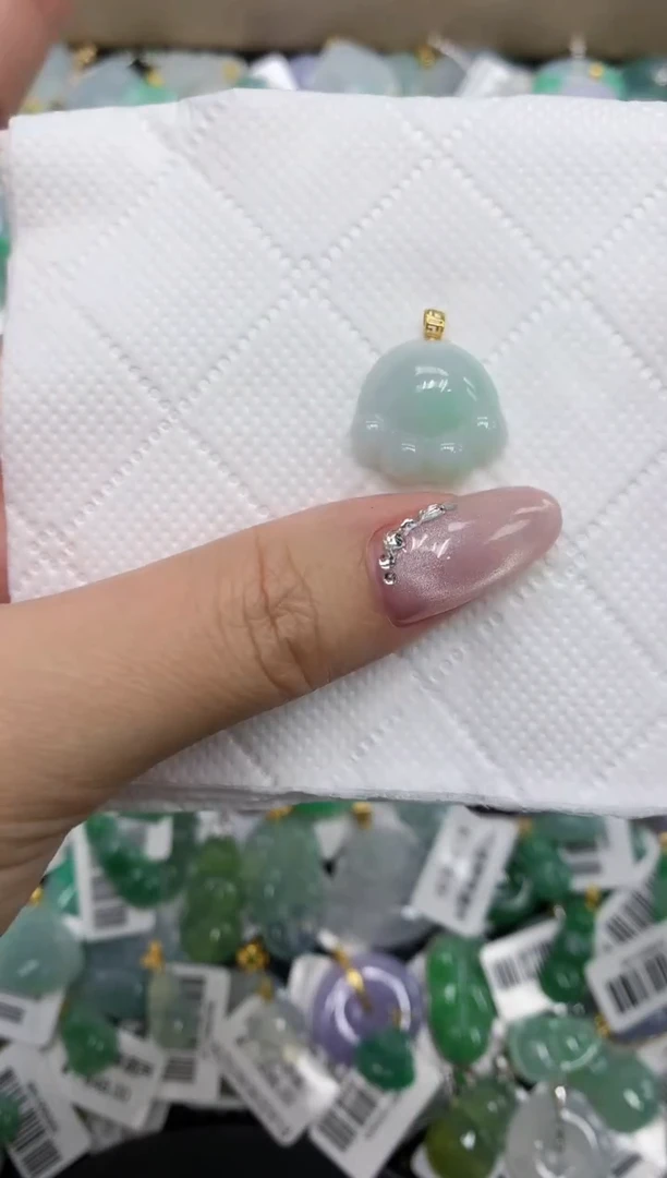 颈饰18K金镶嵌翡翠111111111111