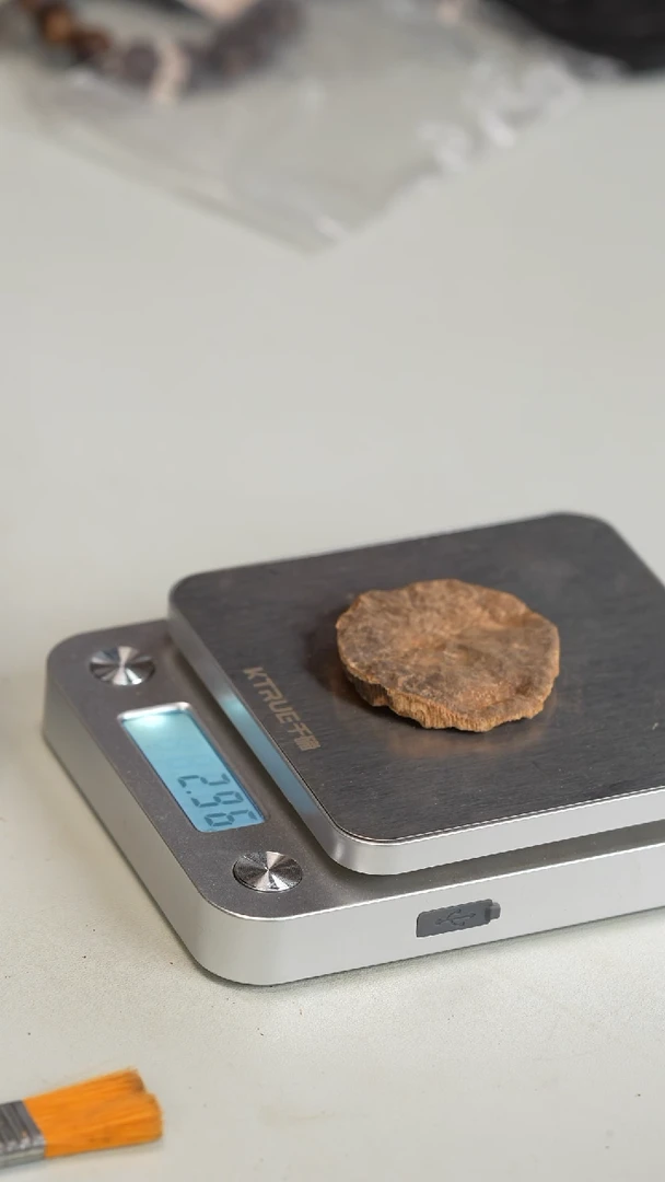 沉香沉香碎屑00年海南大山料3克