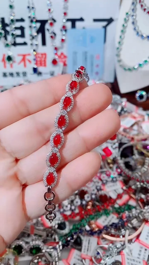 未镶嵌手链红宝石
