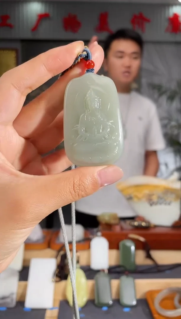 和田玉未镶嵌颈饰1