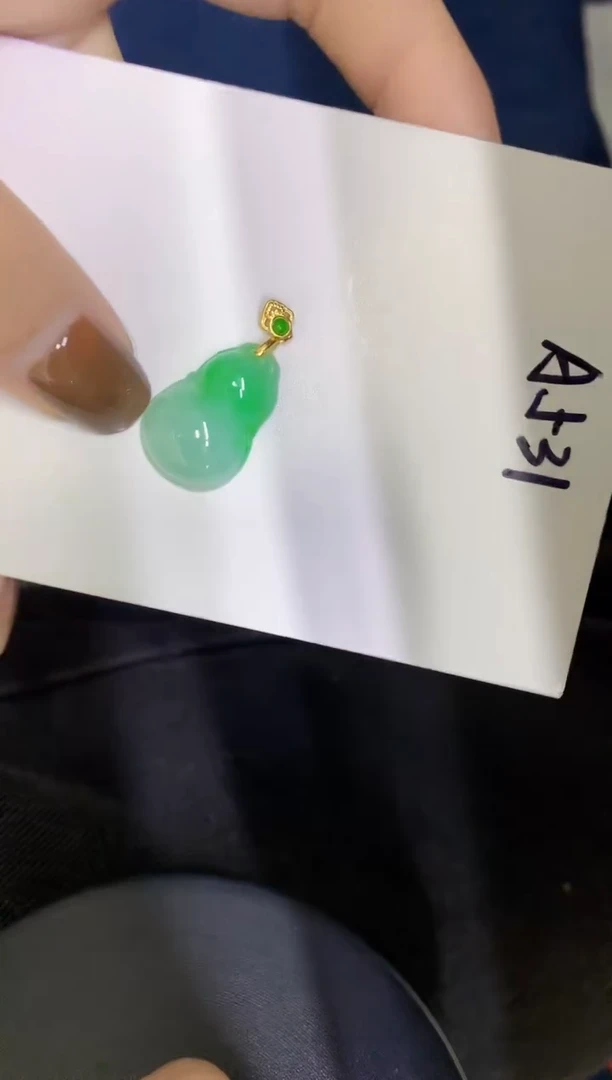 颈饰未镶嵌翡翠缅甸天然翡翠A货