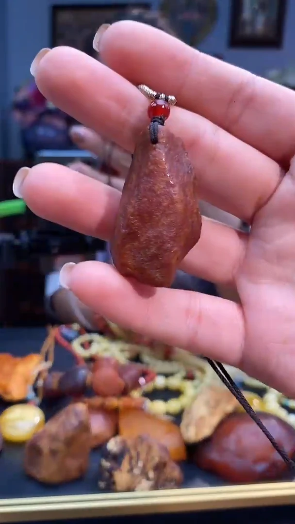 琥珀颈饰未镶嵌吊坠