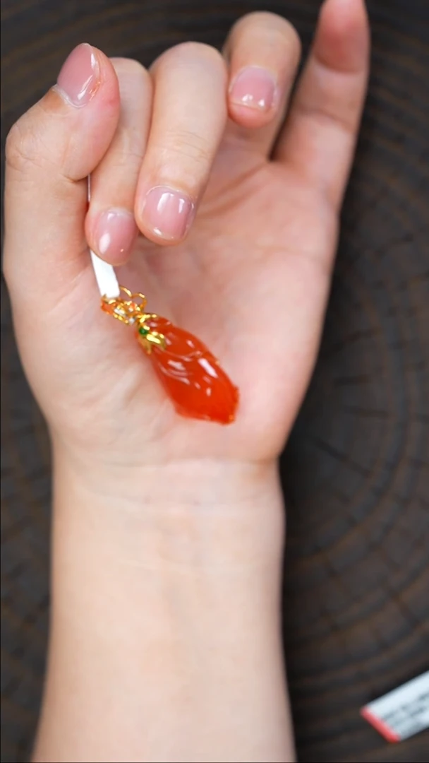 吊坠(赠链)18K金镶嵌南红玛瑙无胶无裂保山原矿