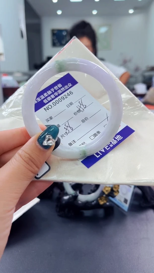 翡翠手镯未镶嵌天然缅甸A货翡翠