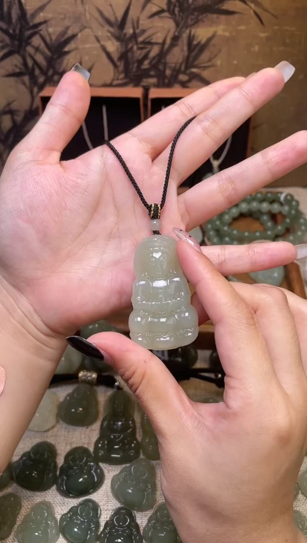 和田玉未镶嵌颈饰观音