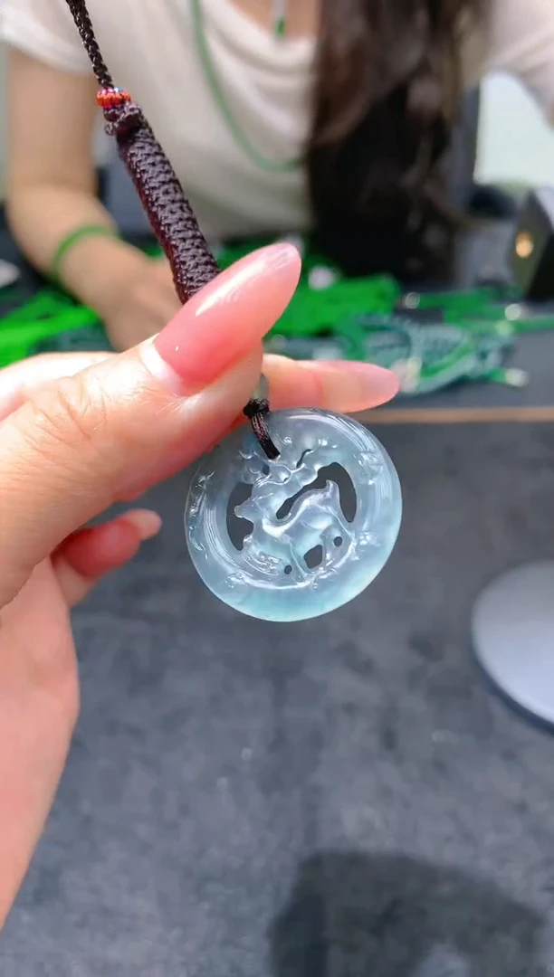 翡翠未镶嵌颈饰天然A货翡翠