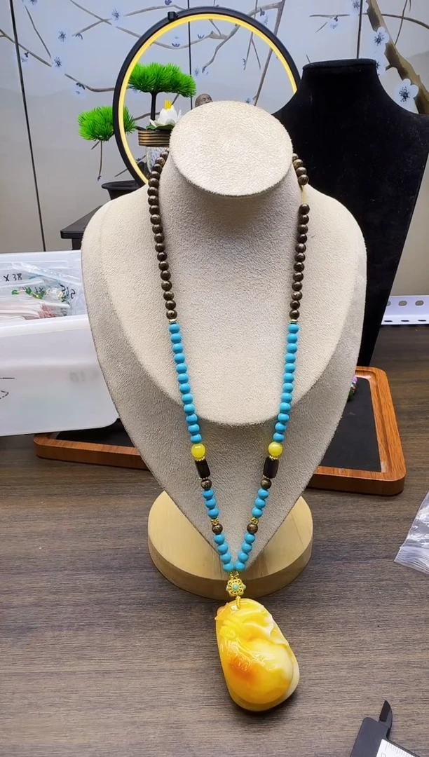 14K金镶嵌颈饰蜜蜡X46