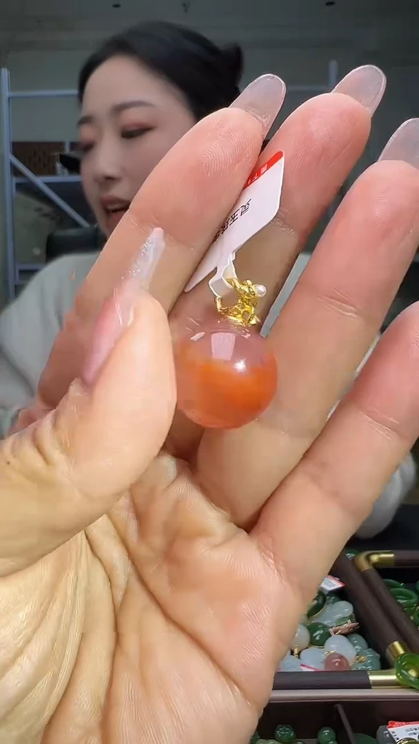 未镶嵌颈饰玛瑙/玉髓（多样性发货.发其一)12.05.33