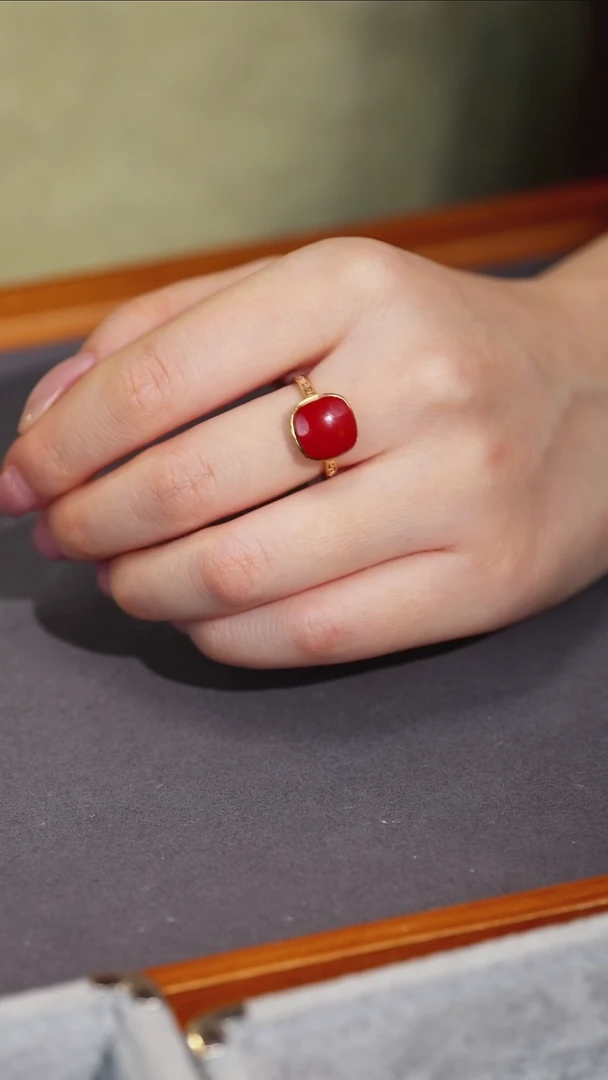 18K金镶嵌南红玛瑙戒指原矿J-2-3