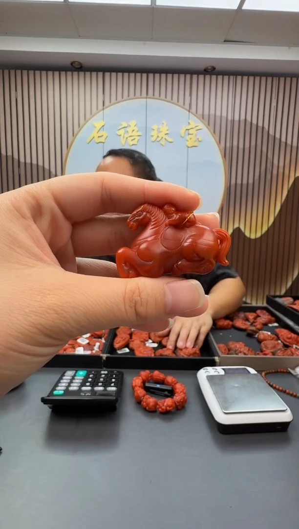 未镶嵌雕刻南红玛瑙092ZB0915产品一个