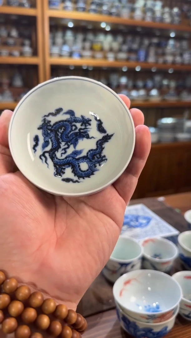 青花龙纹杯子手工