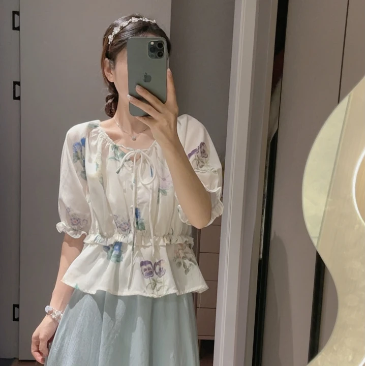 高端货~夏季新款复古碎花泡泡袖衬衫女设计感系带娃娃衫棉麻上衣