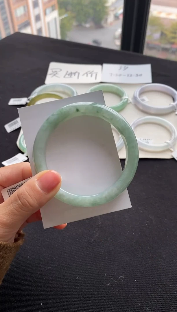 【闪购商品】翡翠手镯未镶嵌59正圈--不退不换