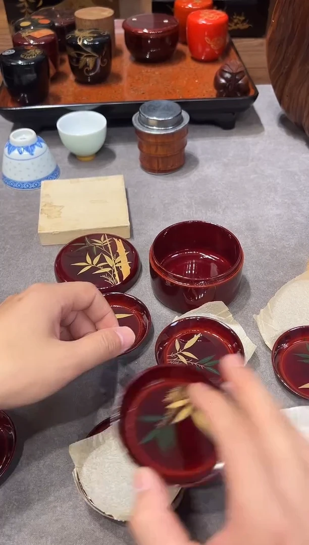 金莳绘嵌螺钿茶仓+八片杯垫