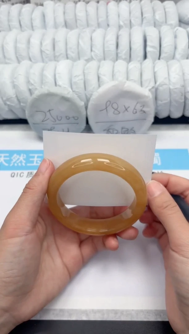 【闪购商品】石英质玉手镯未镶嵌85-63.4