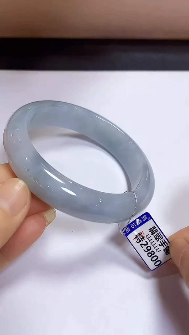 颈饰未镶嵌翡翠手镯62