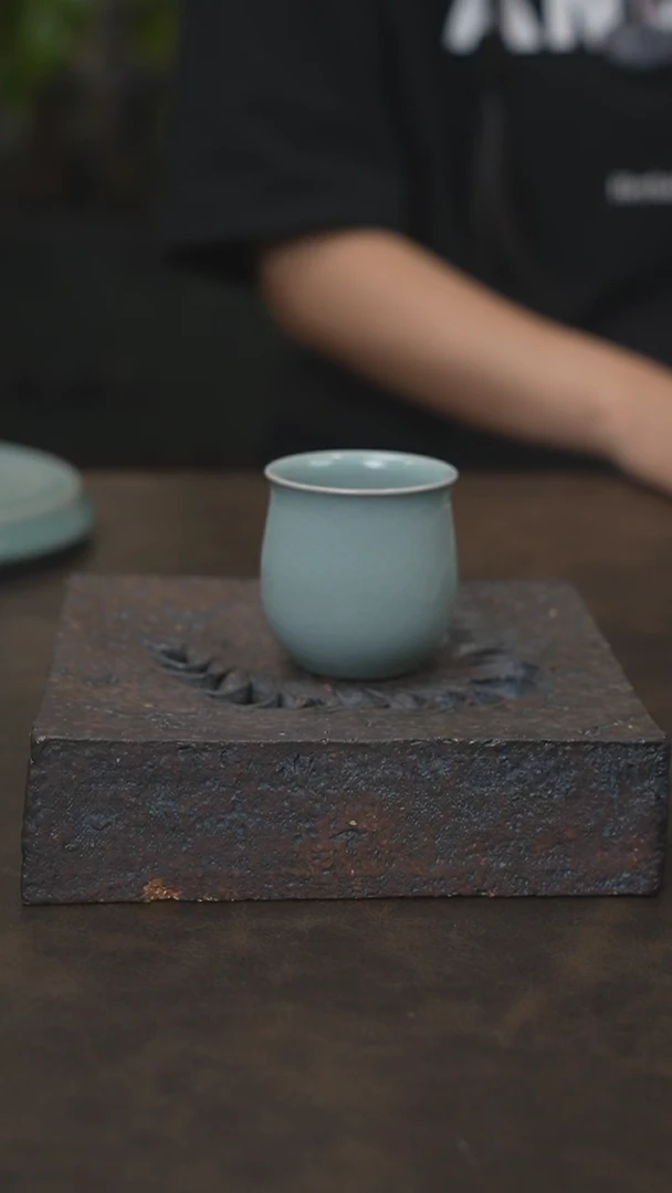 玉兰闻香杯 （王国奇手签专属器型）（天青）