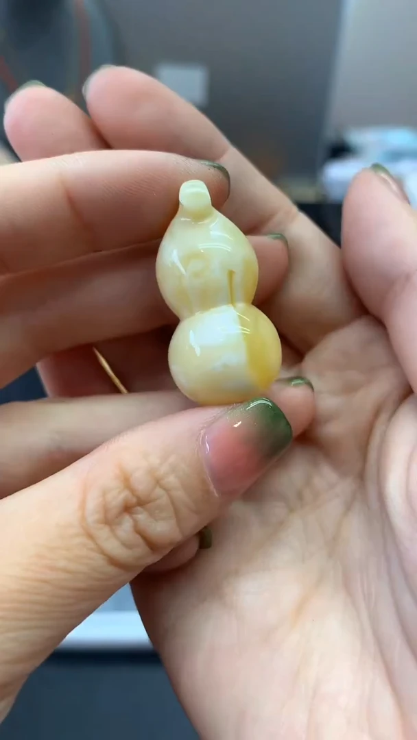 未镶嵌琥珀珠宝奇石1005