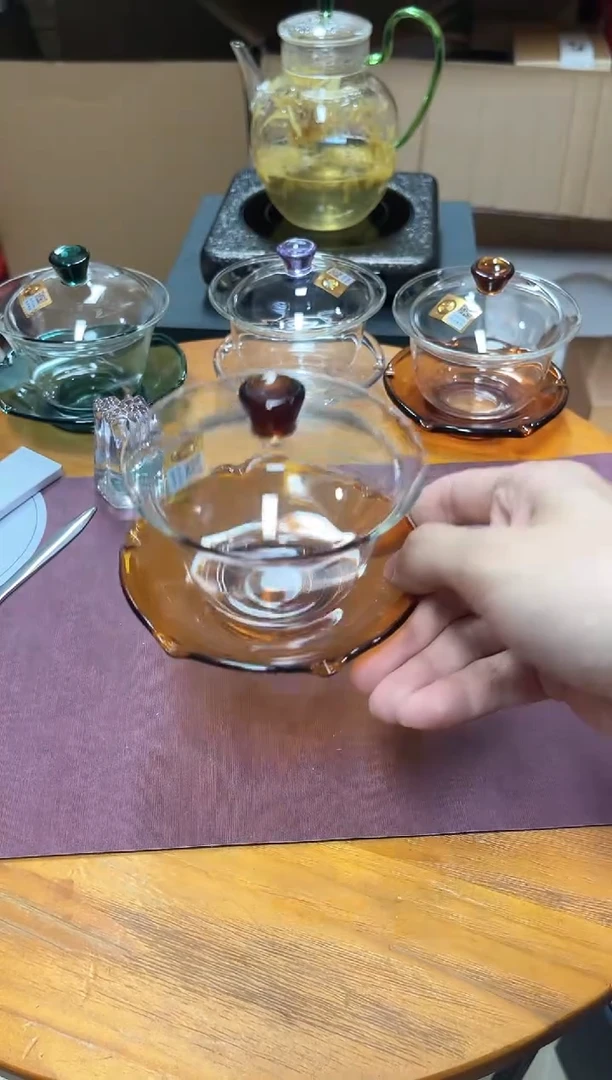 荷叶盖碗琥珀，。，。，。，