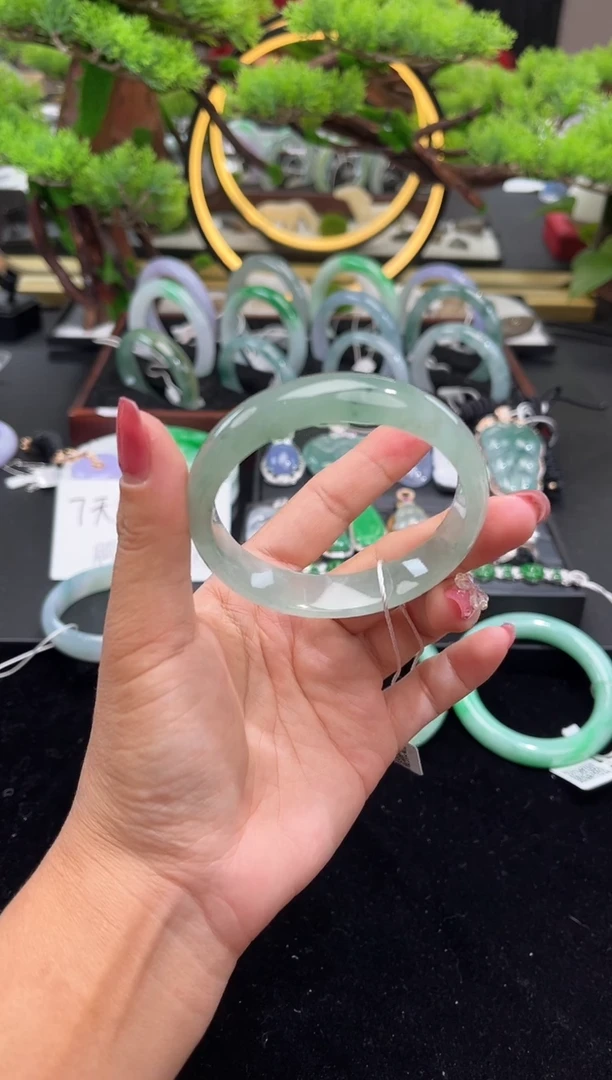 未镶嵌手镯翡翠手镯