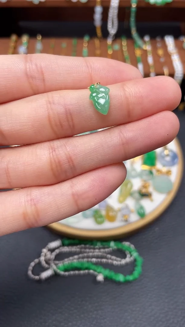 【闪购商品】翡翠吊坠(不含链)18K金镶嵌一个  JK275
