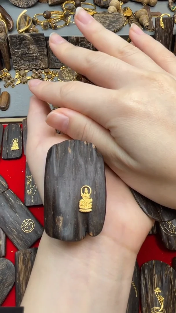 沉香吊坠沉香吊坠3