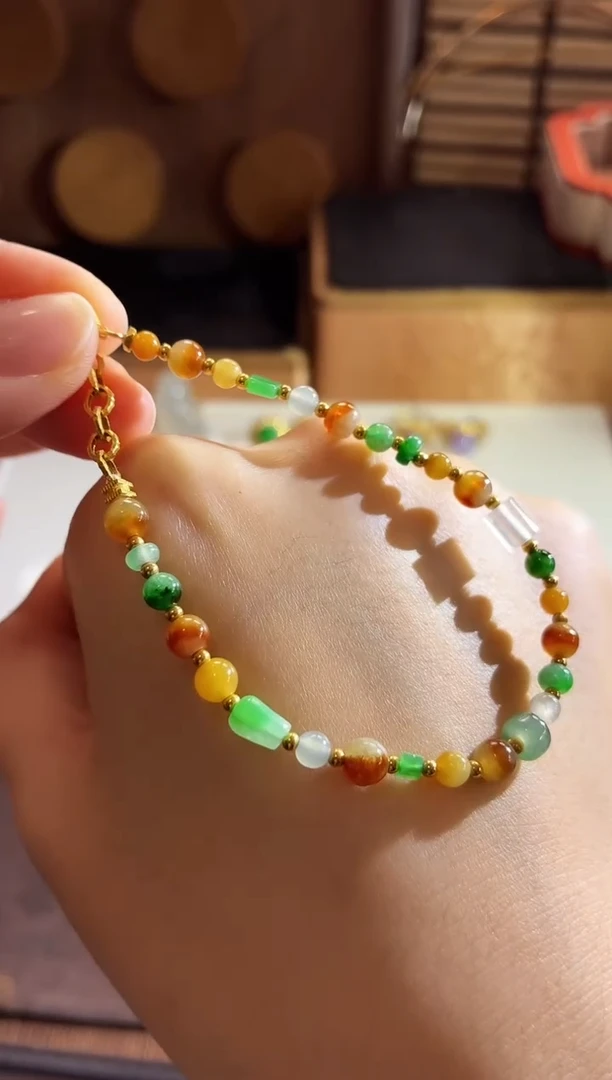 18K金镶嵌手链翡翠手饰