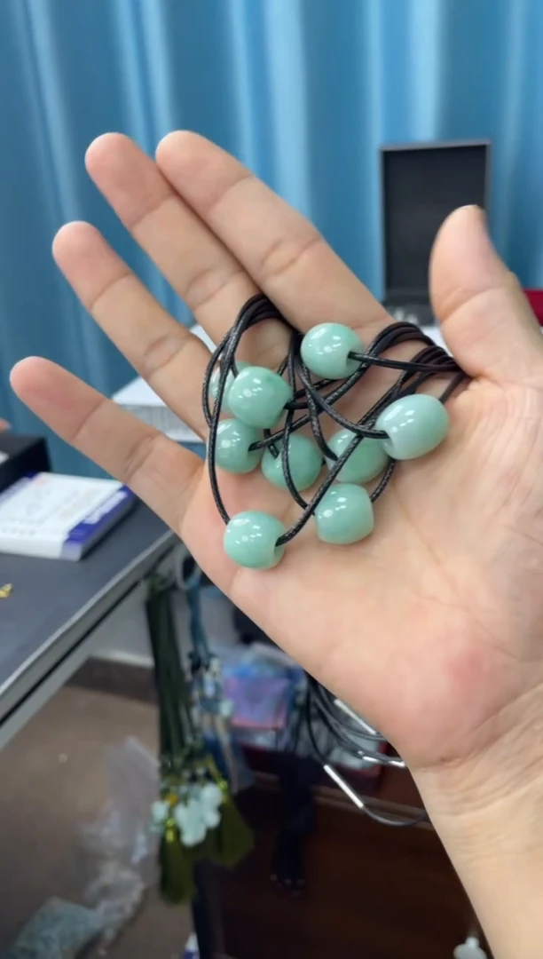 翡翠未镶嵌吊坠(不含链)路路通 多样性发其一