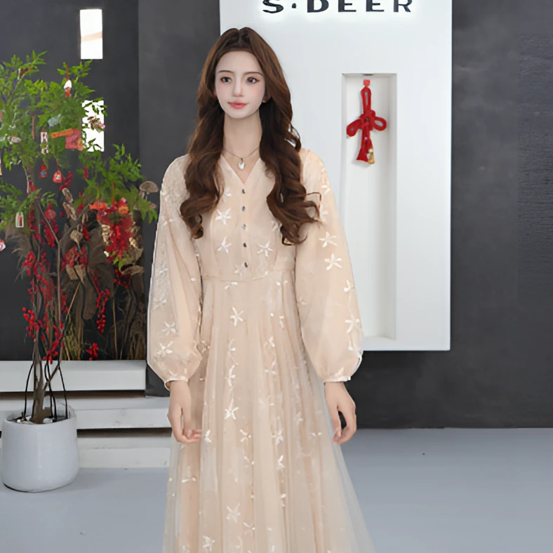 S·DEER圣迪奥女装V领绣花时尚设计师款轻奢气质连衣裙S243Z1252
