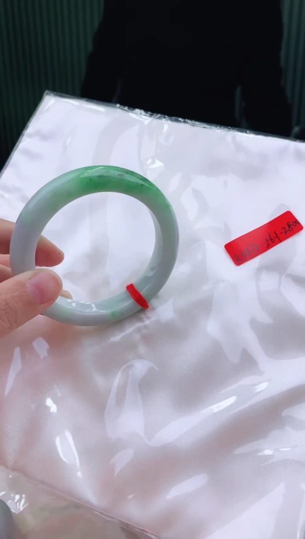 未镶嵌手镯翡翠56