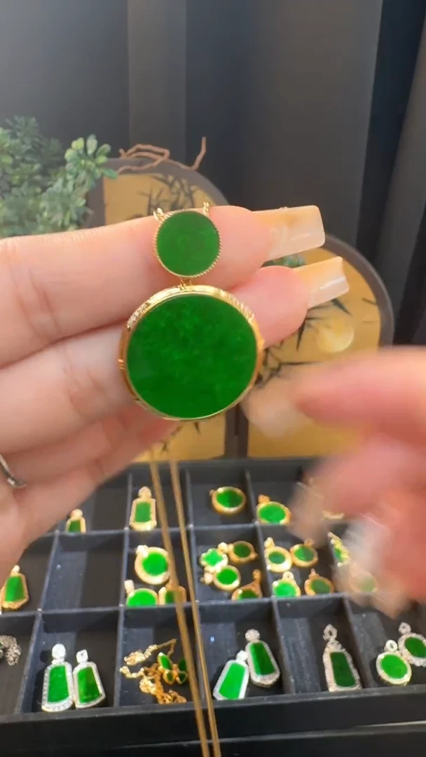 吊坠(不含链)18K金镶嵌翡翠天然缅甸A货翡翠吊坠