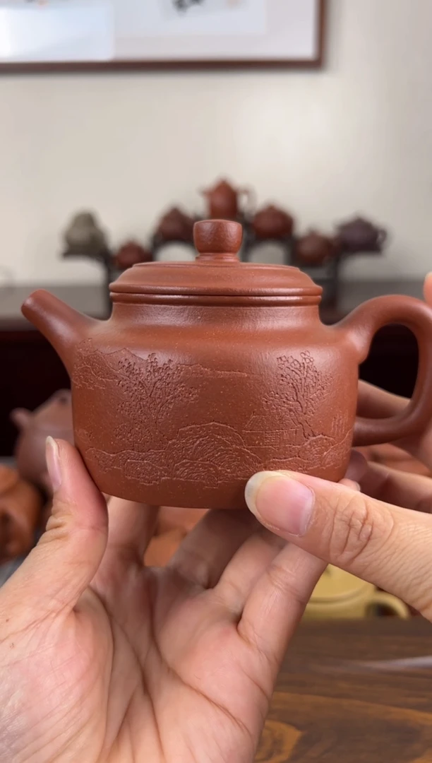 茶壶紫砂红降坡刻绘德钟壶220CC