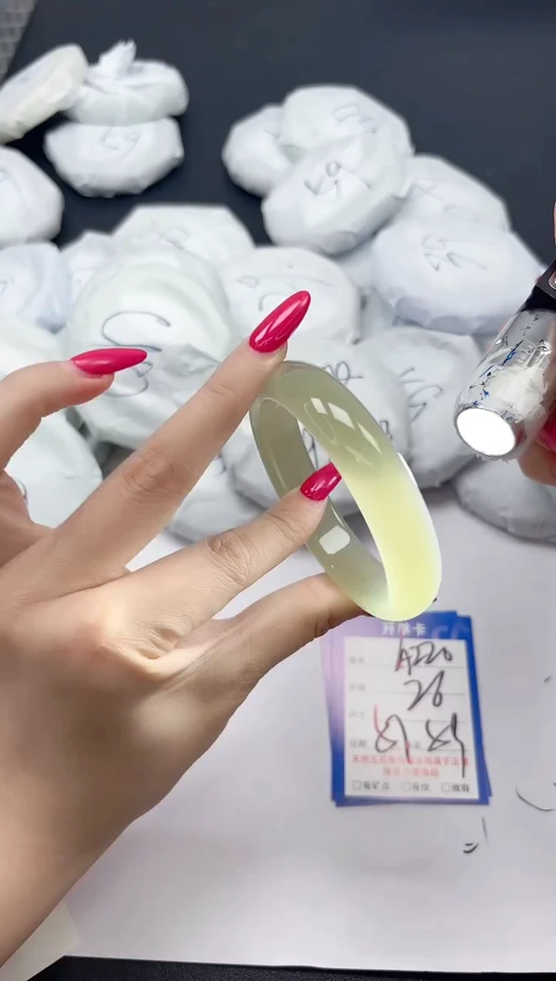 未镶嵌手镯石英质玉A220/5759