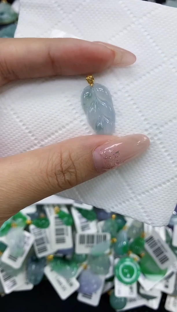 颈饰18K金镶嵌翡翠1111111111