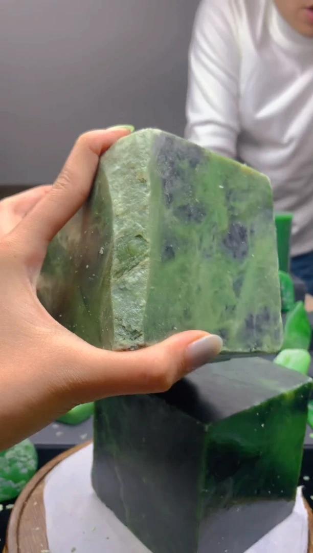 未镶嵌和田玉珠宝半成品1