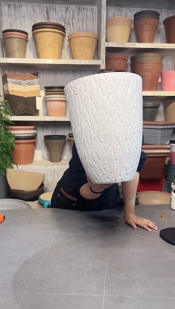 29*36白色竖纹浮雕纹理强体花盆